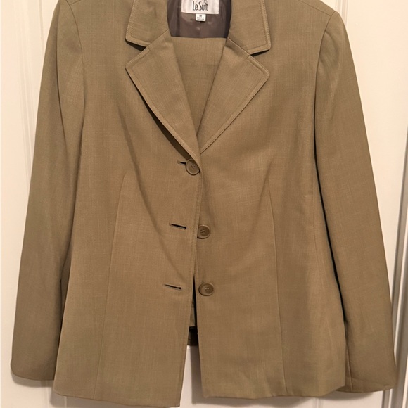 Emily Designs Classic Blazer in Blush Pink - Picture 15 of 16